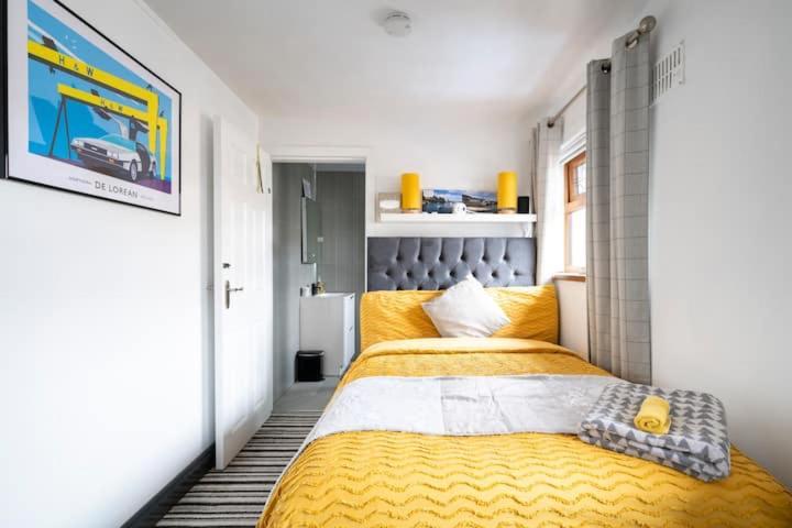 Elegant And Cosy Private Room Belfast Exterior photo